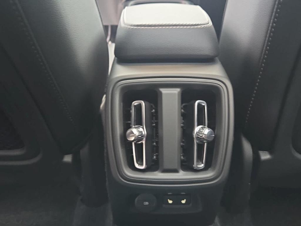 صورة مصغرة 24 لـ 2026 Volvo XC40 B5 CORE