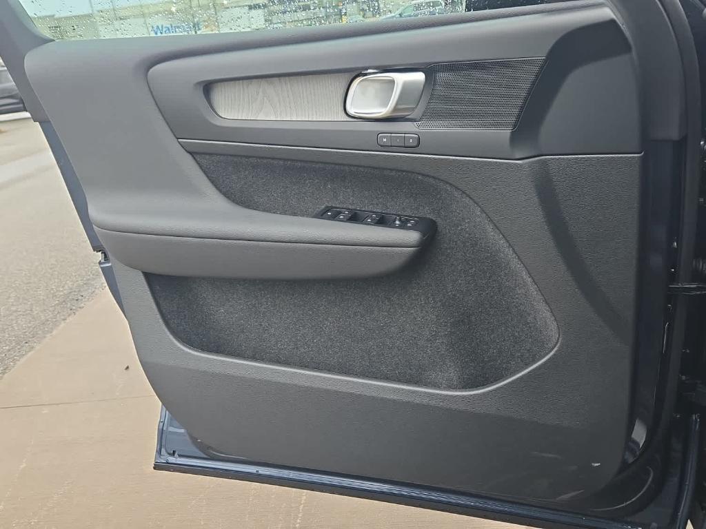 صورة مصغرة 20 لـ 2026 Volvo XC40 B5 CORE