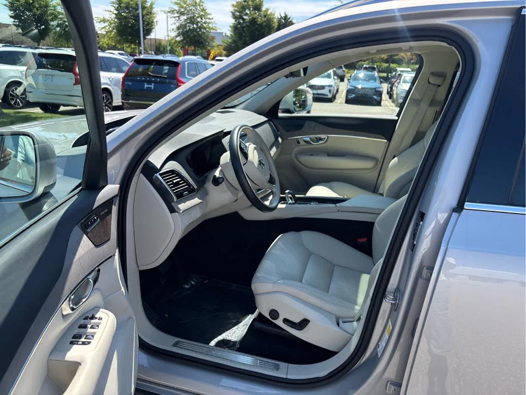 2025 Volvo XC90 B6 PLUS 6-SEATER — миниатюра 14