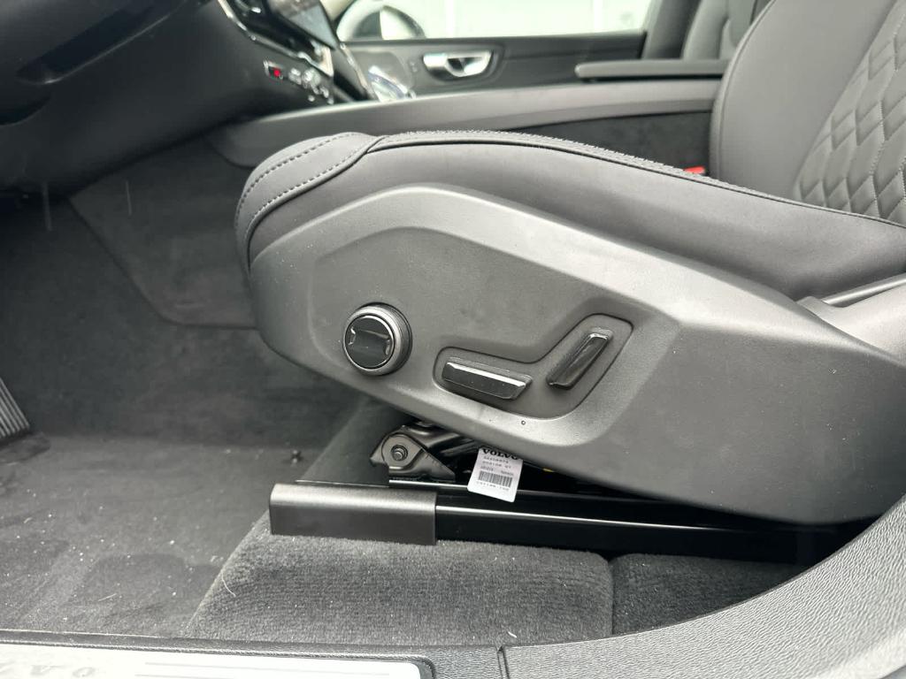 2026 Volvo XC60 B5 PLUS 缩略图 12