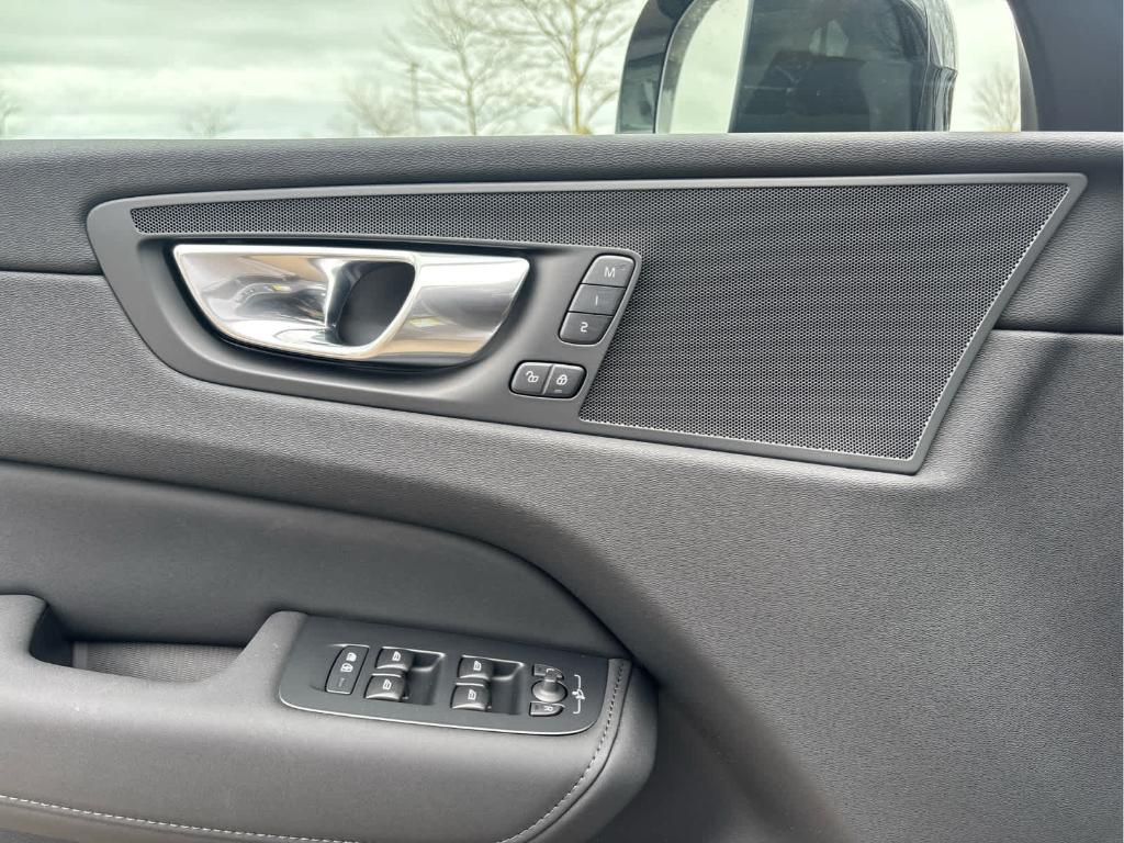 صورة مصغرة 23 لـ 2026 Volvo XC60 B5 PLUS