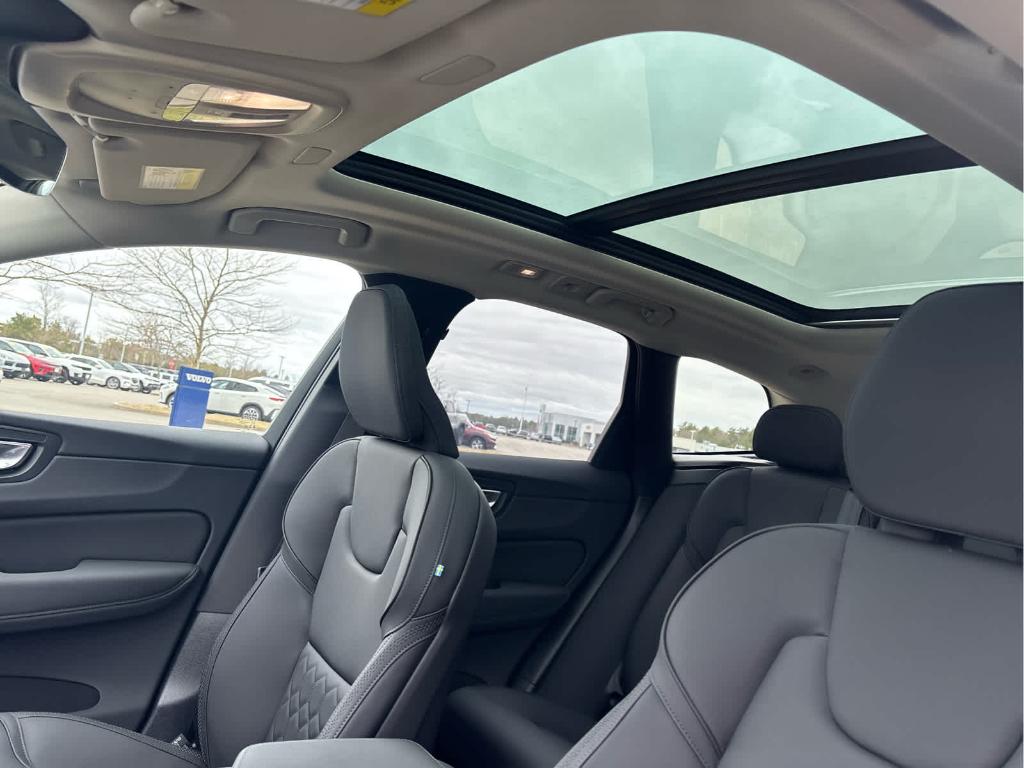 صورة مصغرة 27 لـ 2026 Volvo XC60 B5 PLUS
