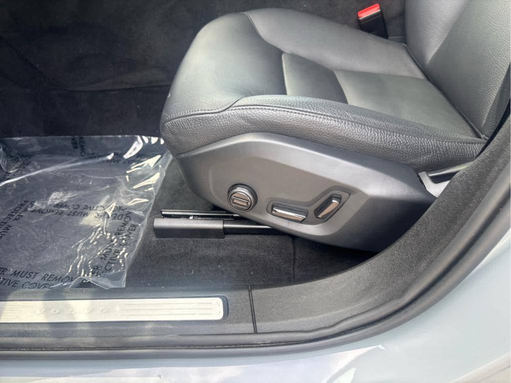 صورة مصغرة 12 لـ 2024 Volvo XC60 B5 PLUS DARK THEME