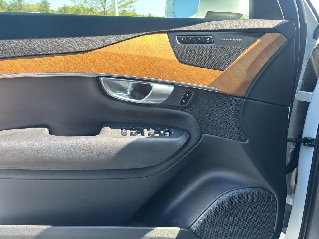2023 Volvo XC90 B6 PLUS 7-SEATER thumbnail 18