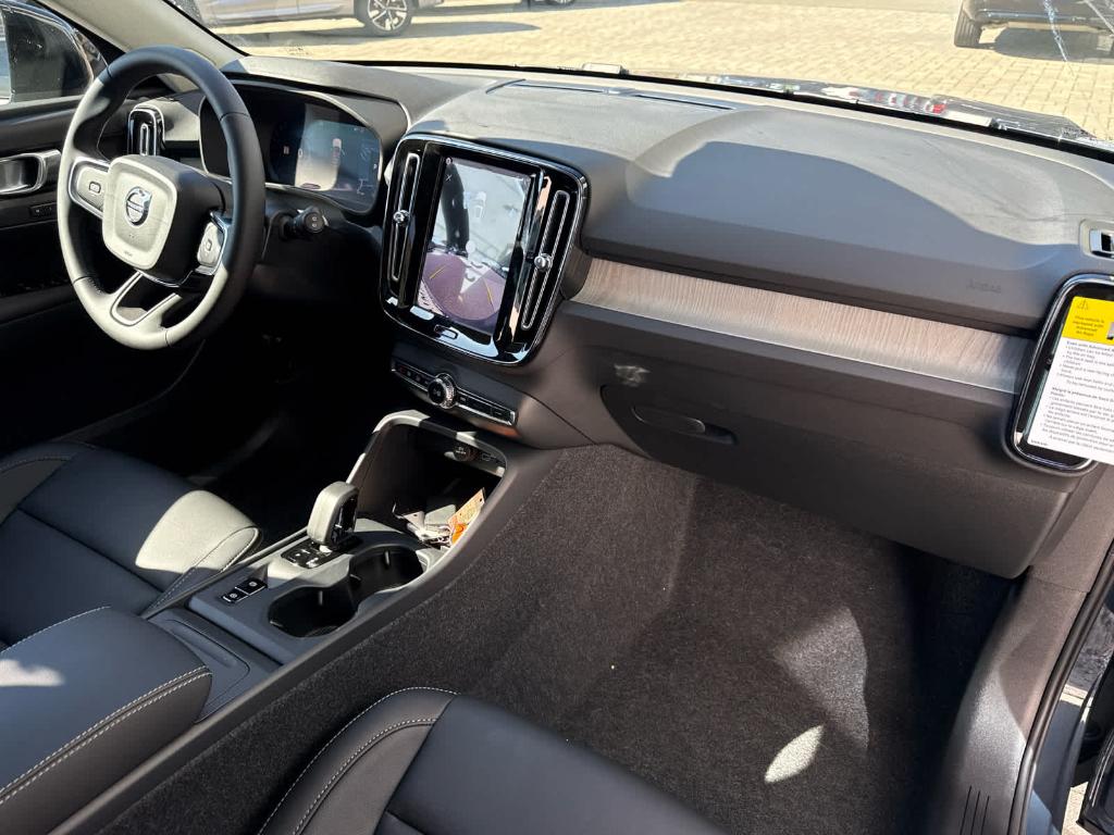 2026 Volvo XC40 B5 CORE — миниатюра 29