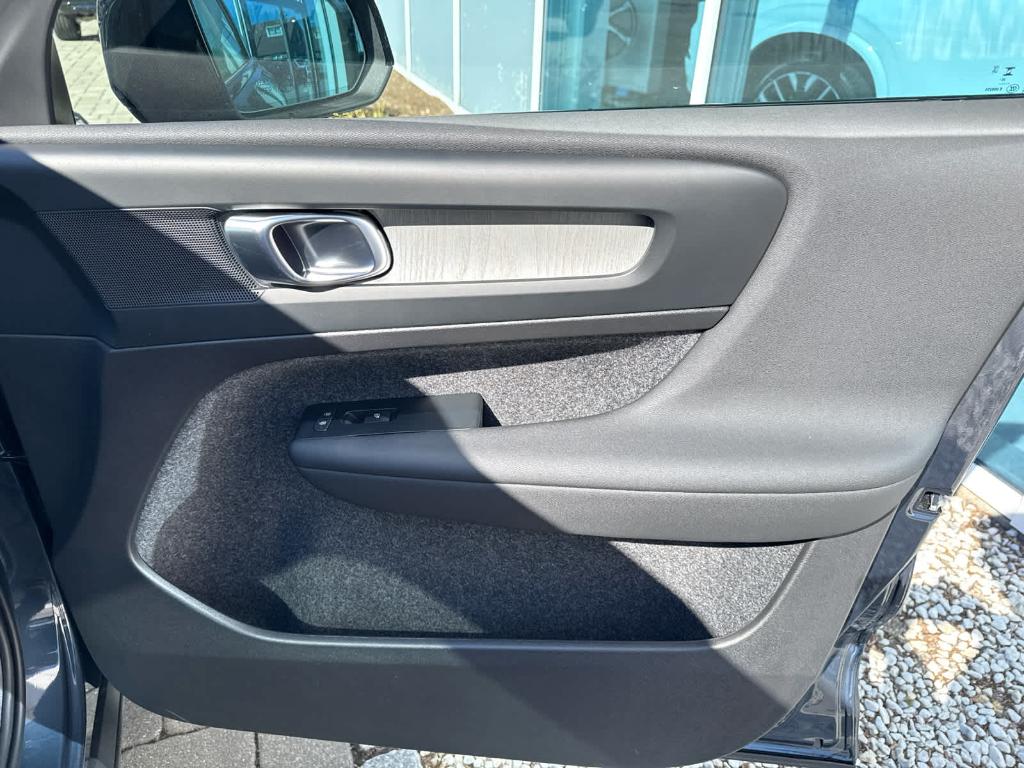 2026 Volvo XC40 B5 CORE — миниатюра 26