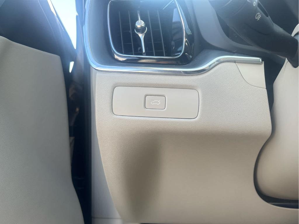 2024 Volvo XC60 B5 CORE DARK THEME 缩略图 27