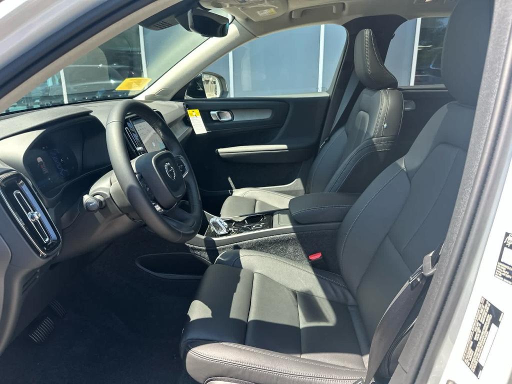 صورة 10 لـ 2026 Volvo XC40 B5 PLUS