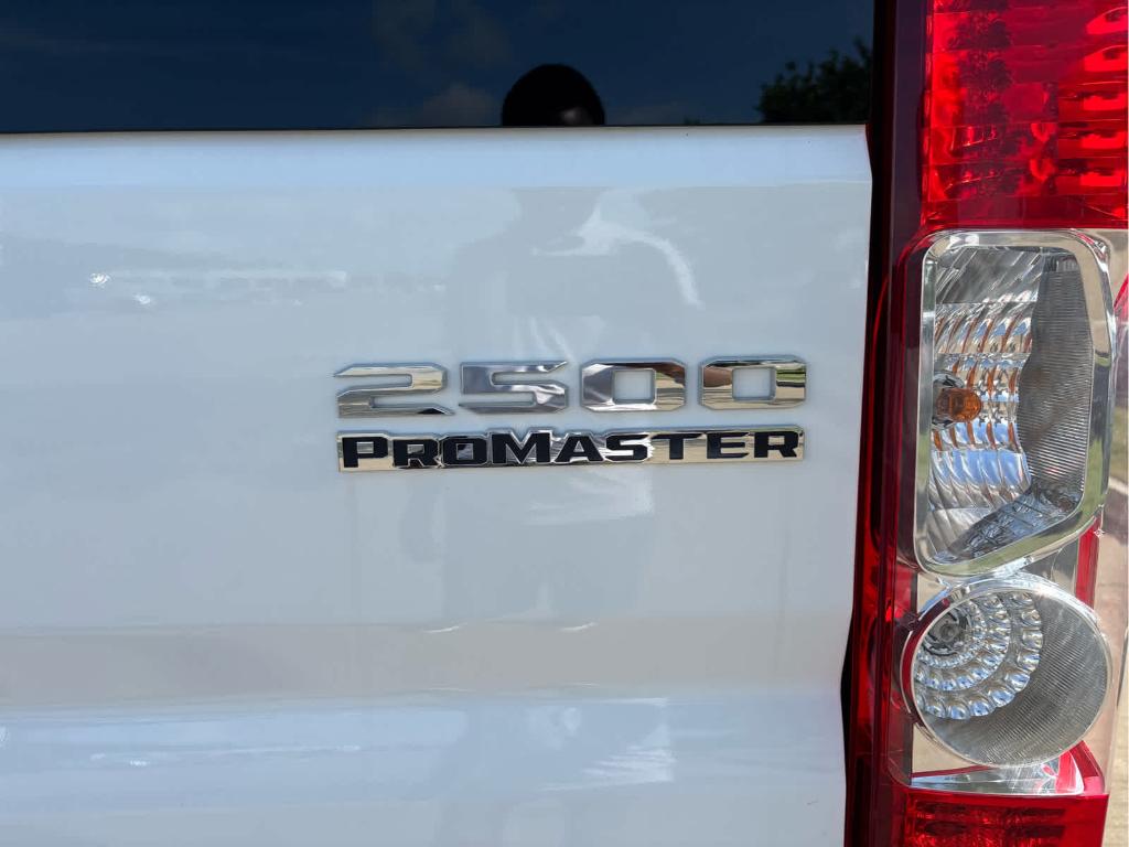 صورة 10 لـ 2025 RAM PROMASTER 2500 BASE