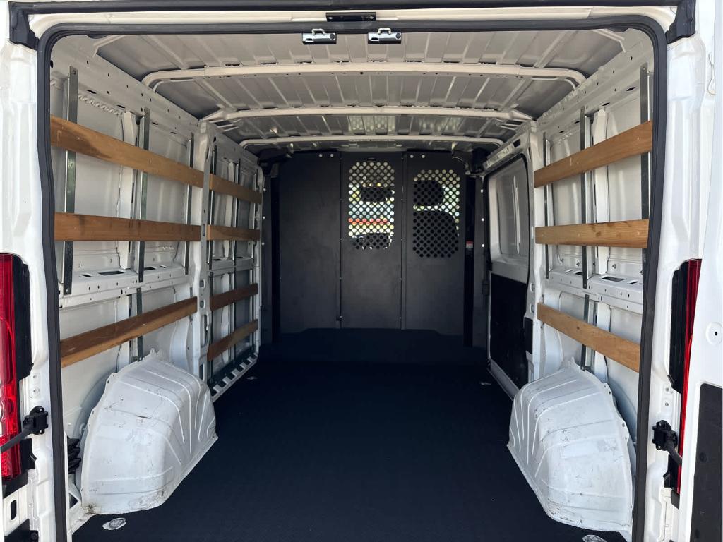 صورة 12 لـ 2025 RAM PROMASTER 2500 BASE