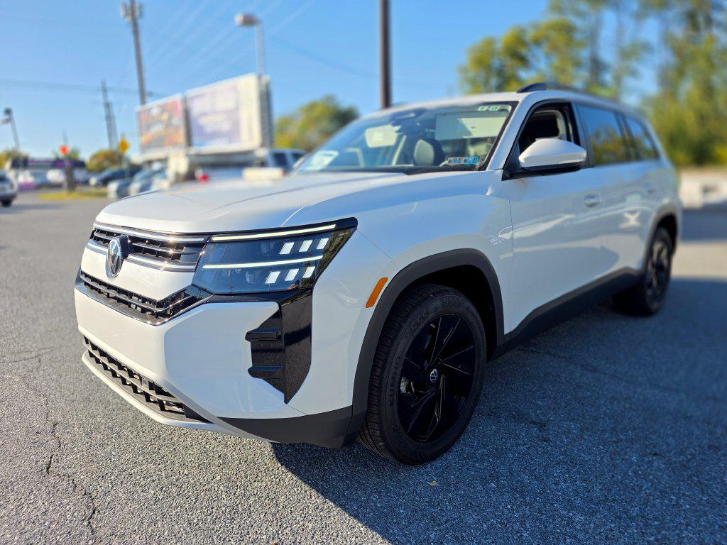 New 2027 Volkswagen Atlas SE w/Technology