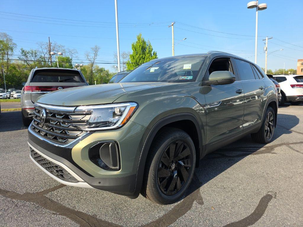 New 2026 Volkswagen Atlas Cross Sport 2.0T SE w/Technology 4MOTION
