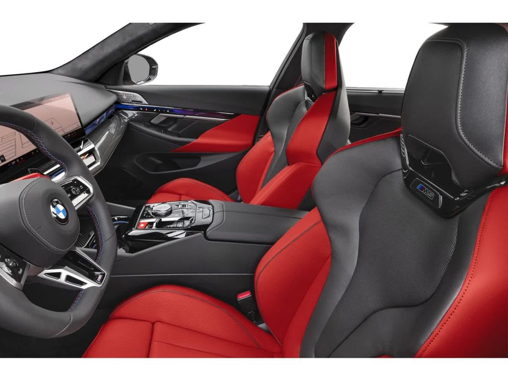 صورة 6 لـ 2027 BMW M5 BASE