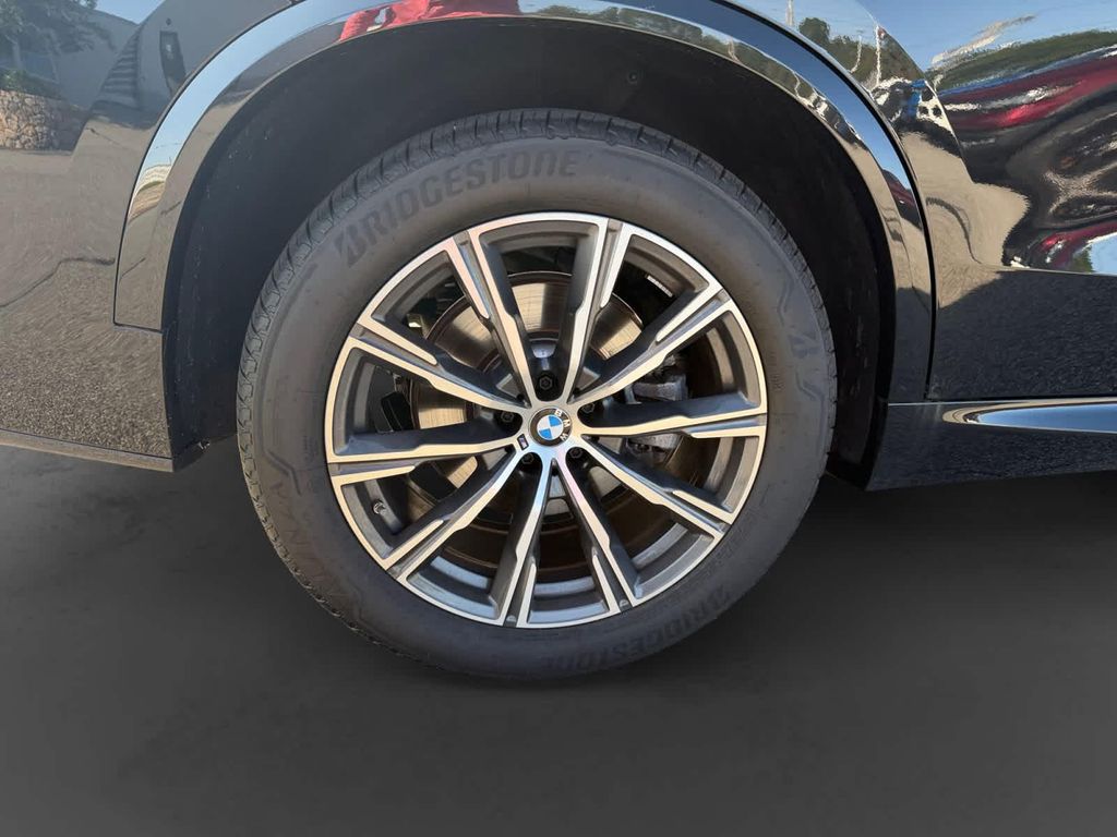صورة 9 لـ 2026 BMW X5 XDRIVE40I