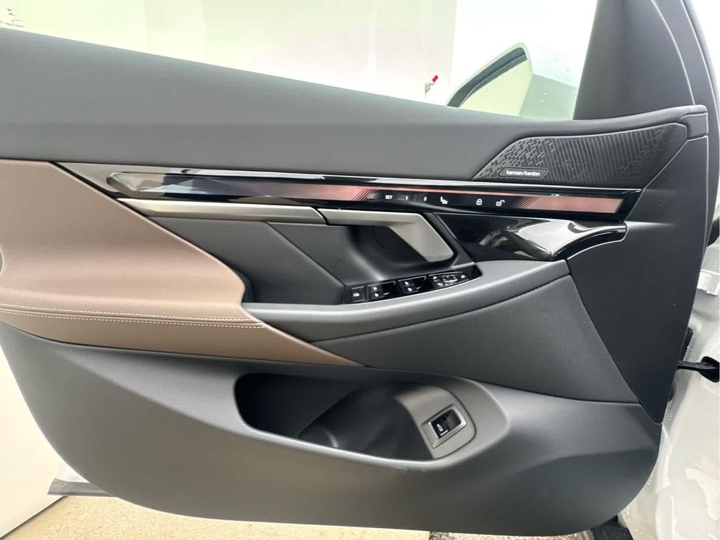 2027 BMW 530 I XDRIVE — миниатюра 13