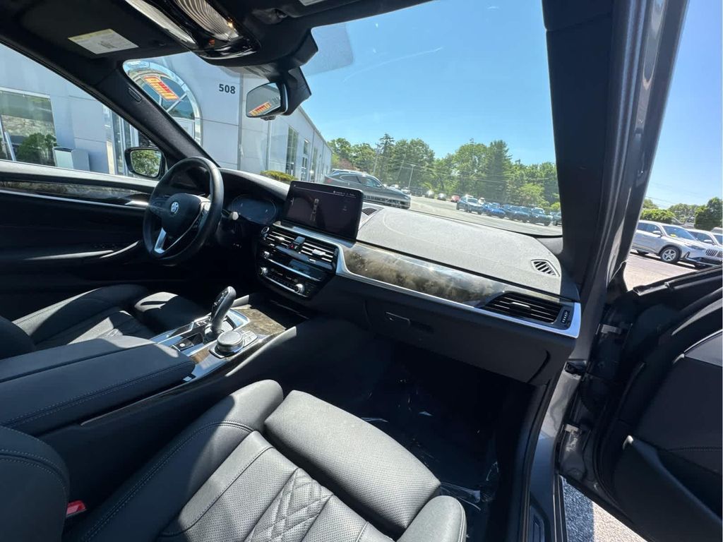 2023 BMW 530 I XDRIVE — миниатюра 21