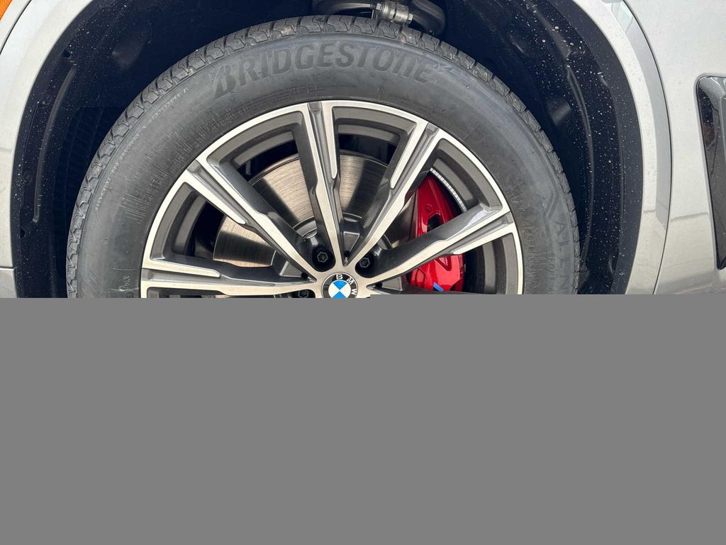 2026 BMW X5 M60I — фото 10