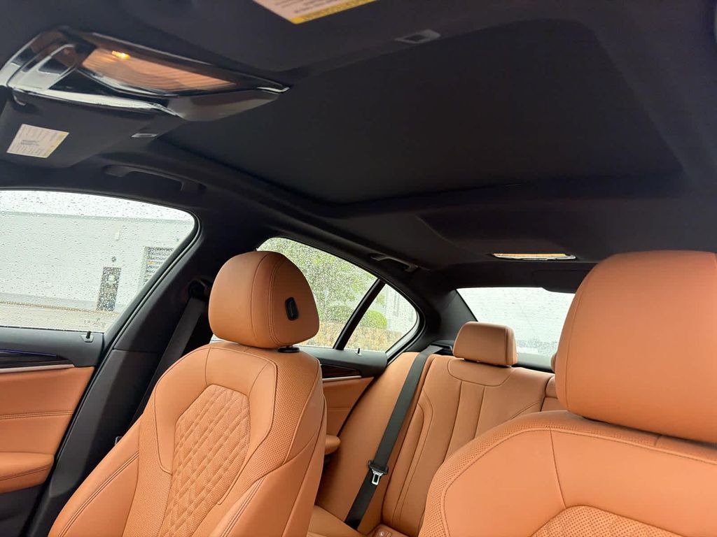 صورة مصغرة 14 لـ 2023 BMW 540 I XDRIVE