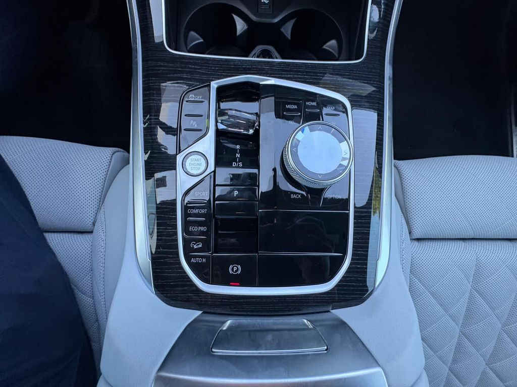 2026 BMW X5 M60I 缩略图 24