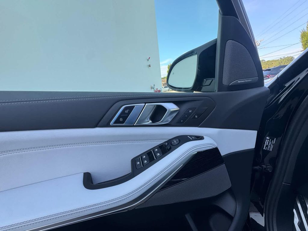 2026 BMW X5 M60I 缩略图 22