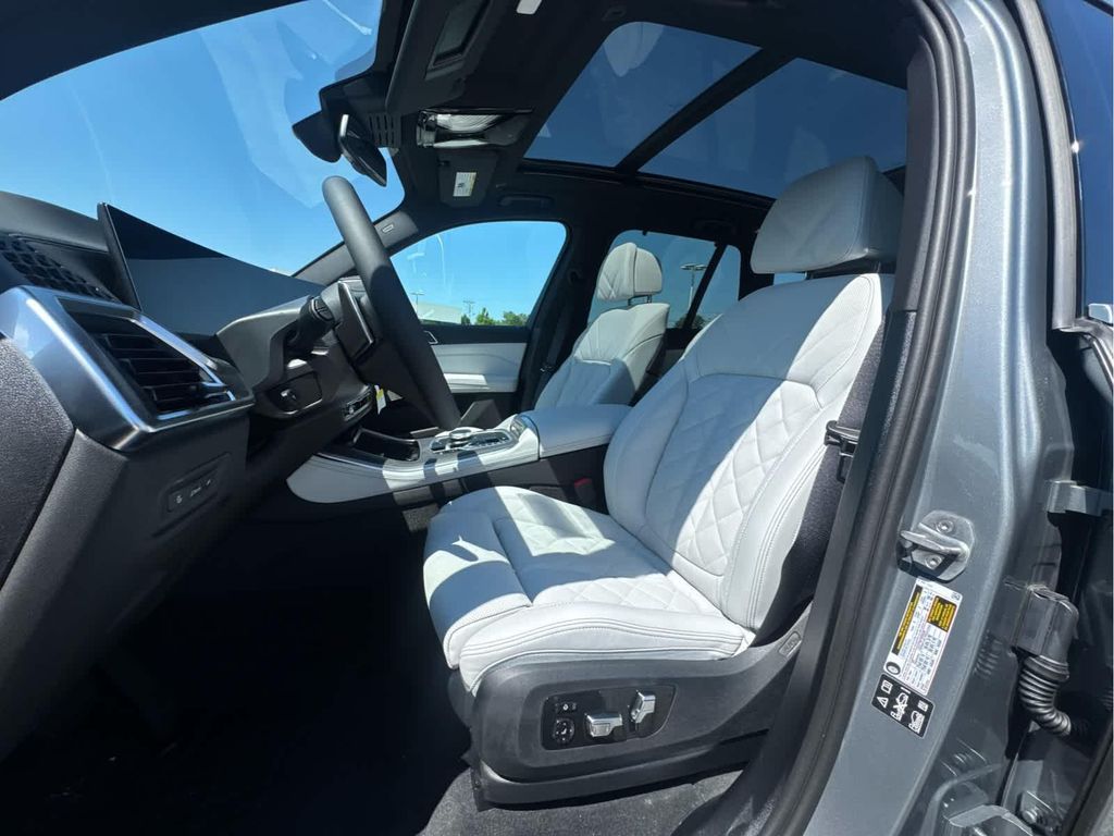 صورة 10 لـ 2026 BMW X5 XDRIVE40I