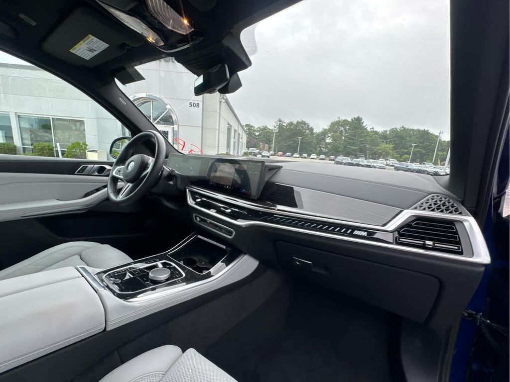 2026 BMW X5 M60I — миниатюра 22