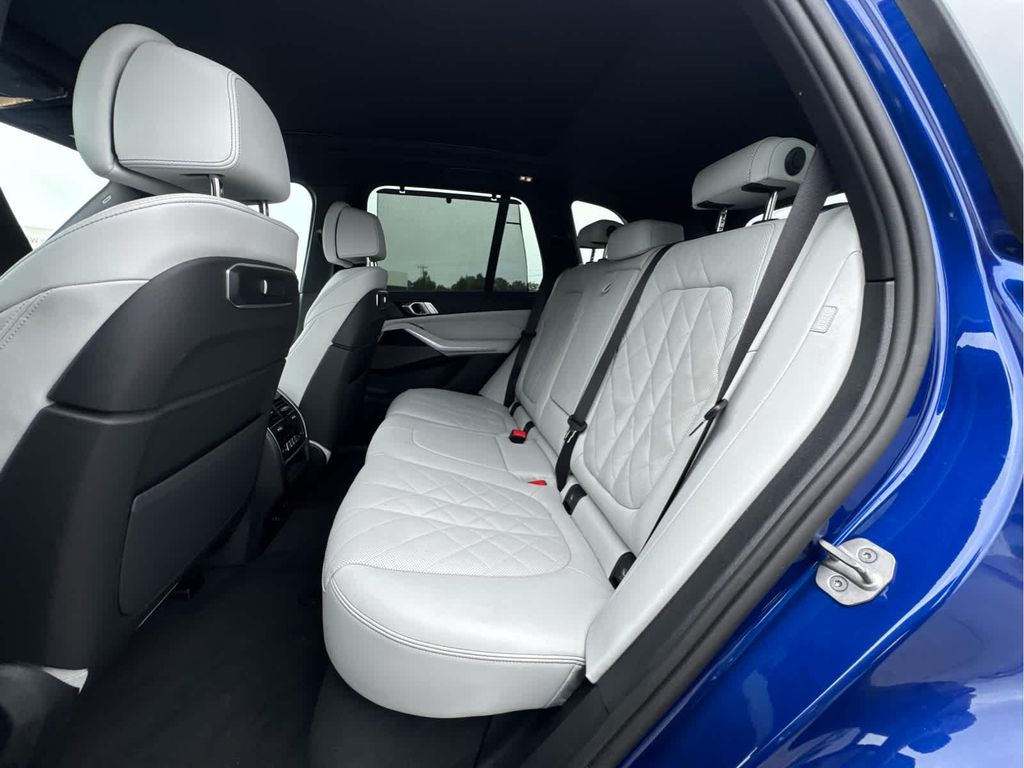 2026 BMW X5 M60I — миниатюра 14