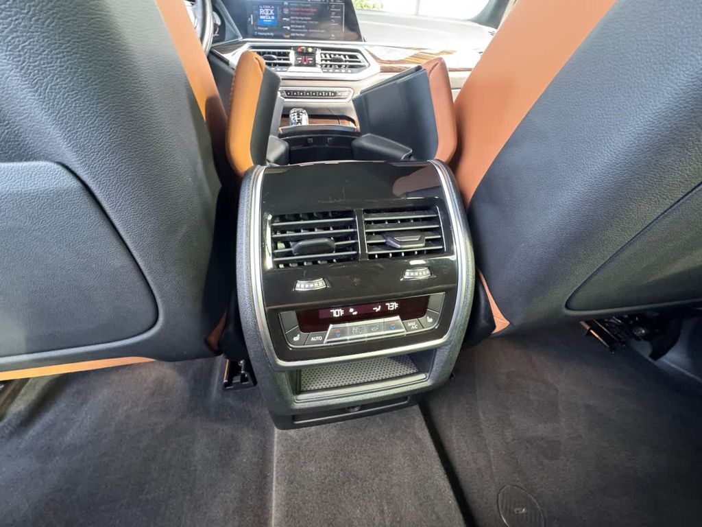 صورة 16 لـ 2023 BMW X5 M50I