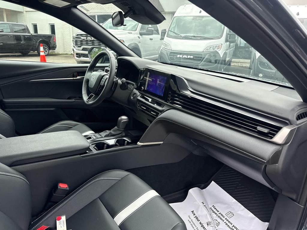 2025 Toyota CAMRY SE — миниатюра 22