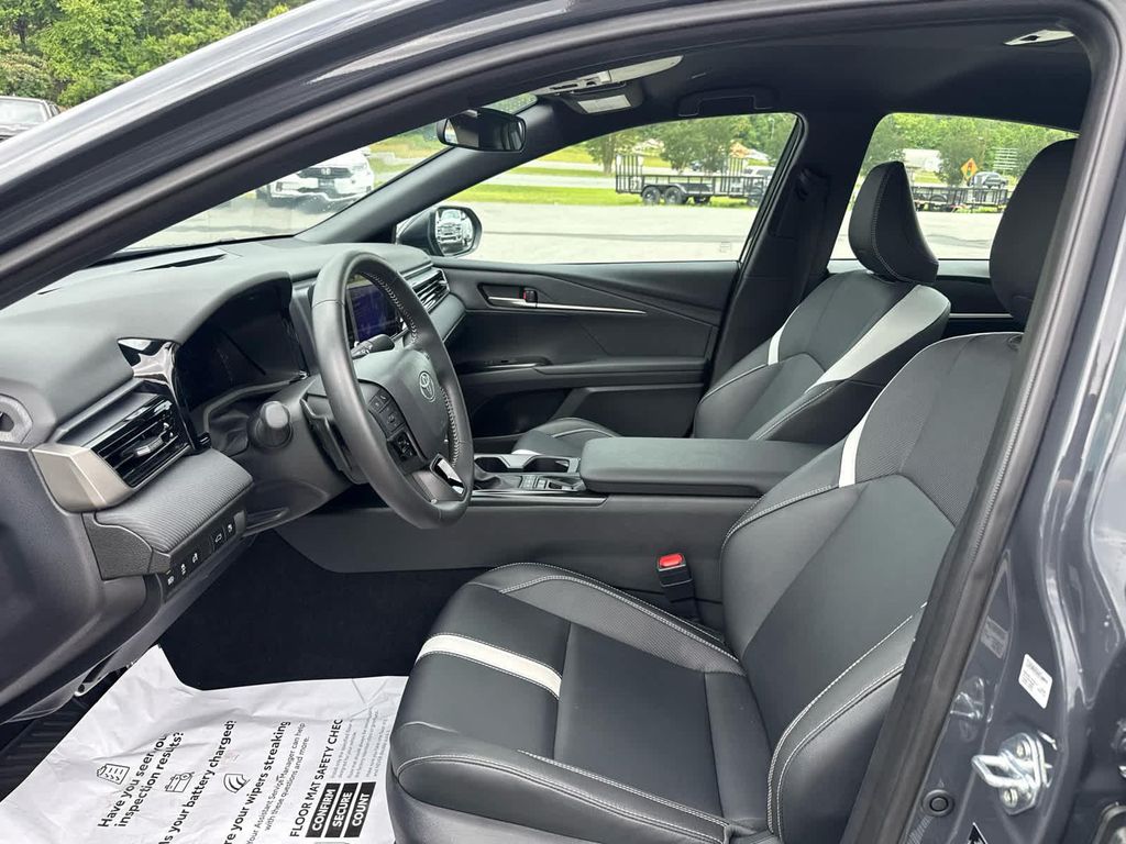 2025 Toyota CAMRY SE — миниатюра 12