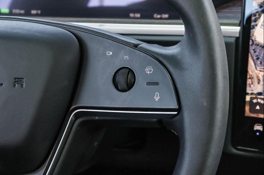 2024 Tesla MODEL X LONG RANGE thumbnail 21