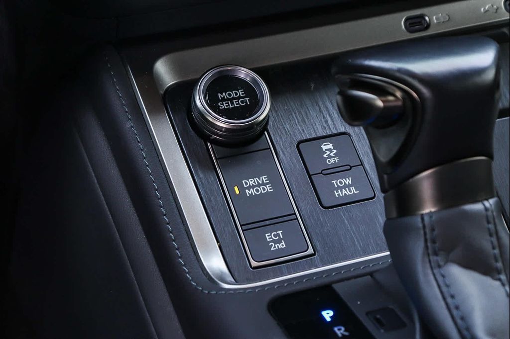 2024 Lexus GX 550 PREMIUM thumbnail 19