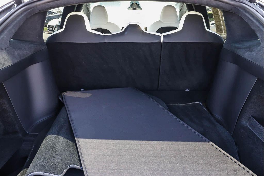 2022 Tesla MODEL X DUAL MOTOR ALL-WHEEL DRIVE 缩略图 16