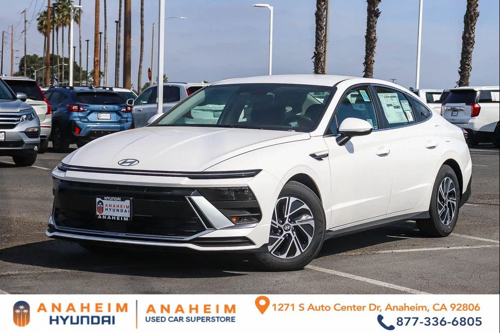 New 2026 Hyundai SONATA Hybrid Base