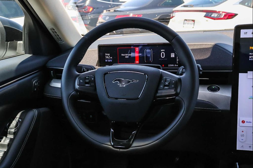 2023 FORD MUSTANG MACH-E CALIFORNIA ROUTE 1 — миниатюра 19