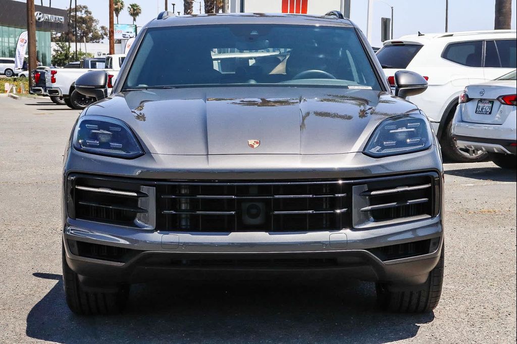 صورة 2 لـ 2024 Porsche CAYENNE