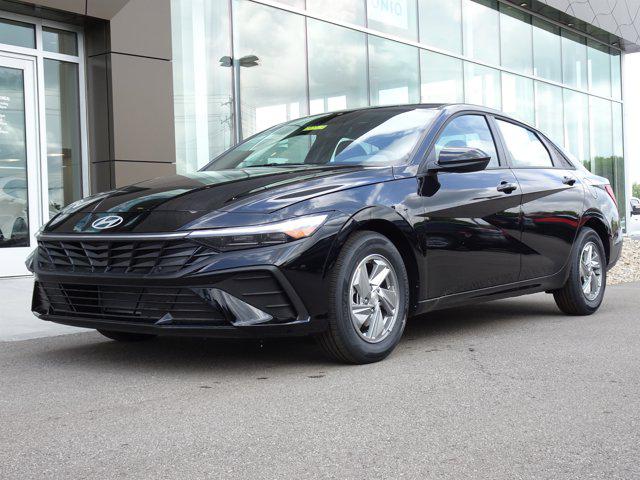 New 2026 Hyundai ELANTRA SE
