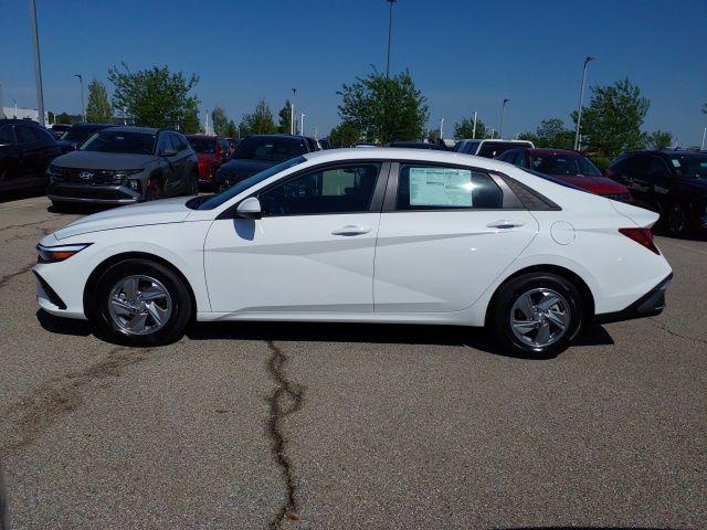 New 2026 Hyundai ELANTRA SE