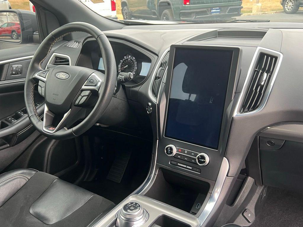 صورة 16 لـ 2023 FORD EDGE ST