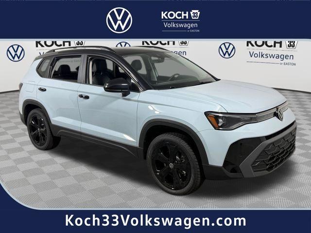 New 2026 Volkswagen Taos 1.5T SE Black