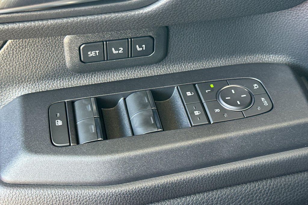 صورة مصغرة 19 لـ 2027 Toyota LAND CRUISER BASE
