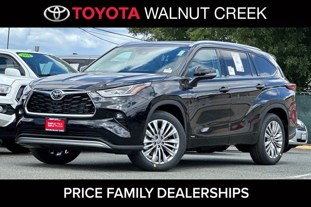 New 2026 Toyota Highlander Hybrid Platinum