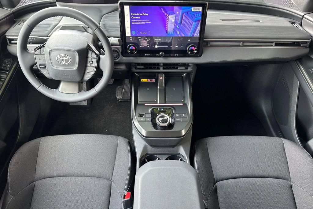 صورة 6 لـ 2026 Toyota C-HR SE