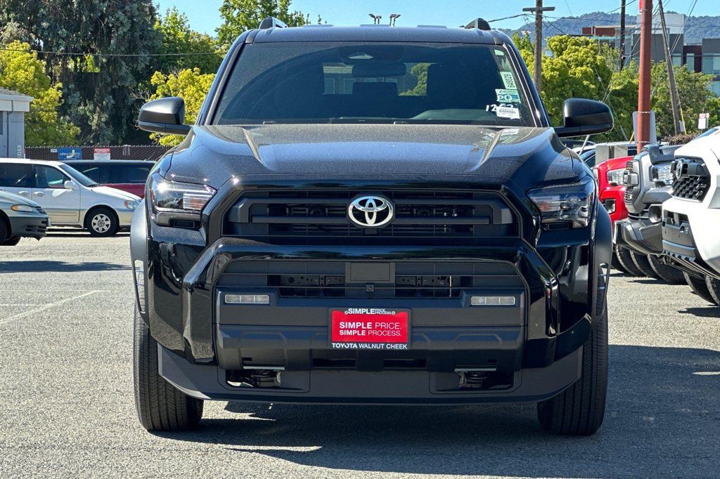 2026 Toyota 4RUNNER SR5 thumbnail 14