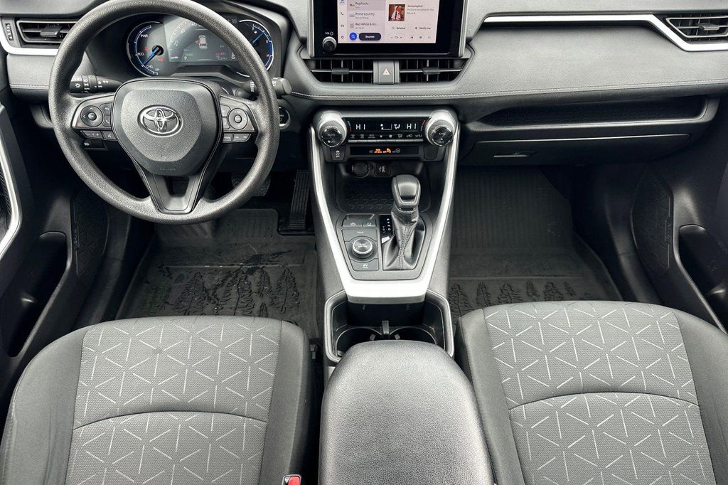 TOYOTA RAV4 - 6