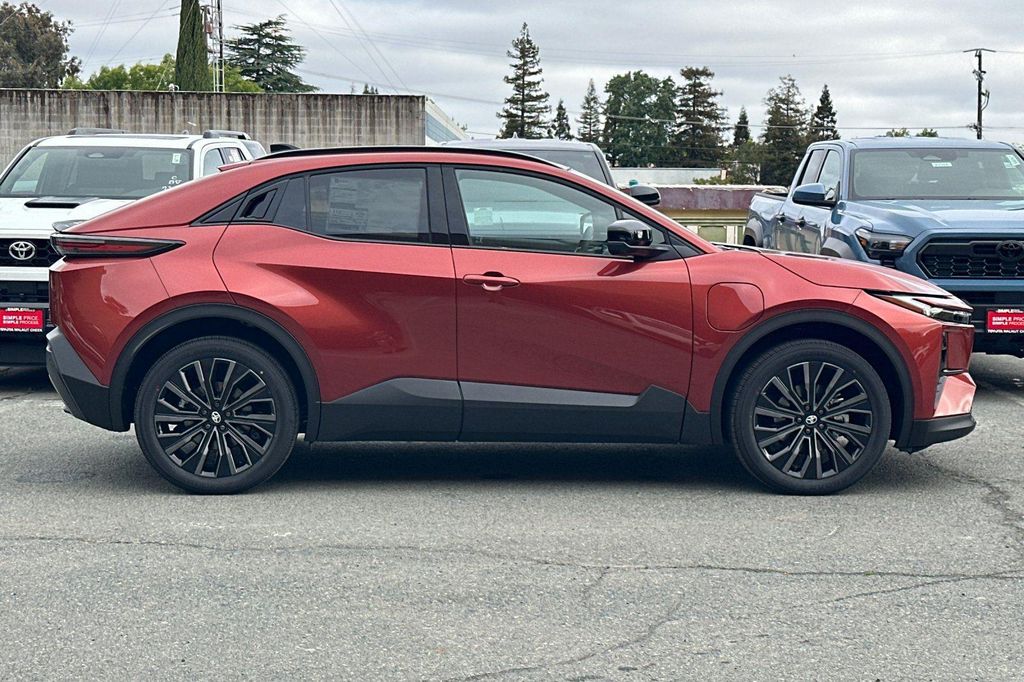 2026 Toyota C-HR XSE 缩略图 12