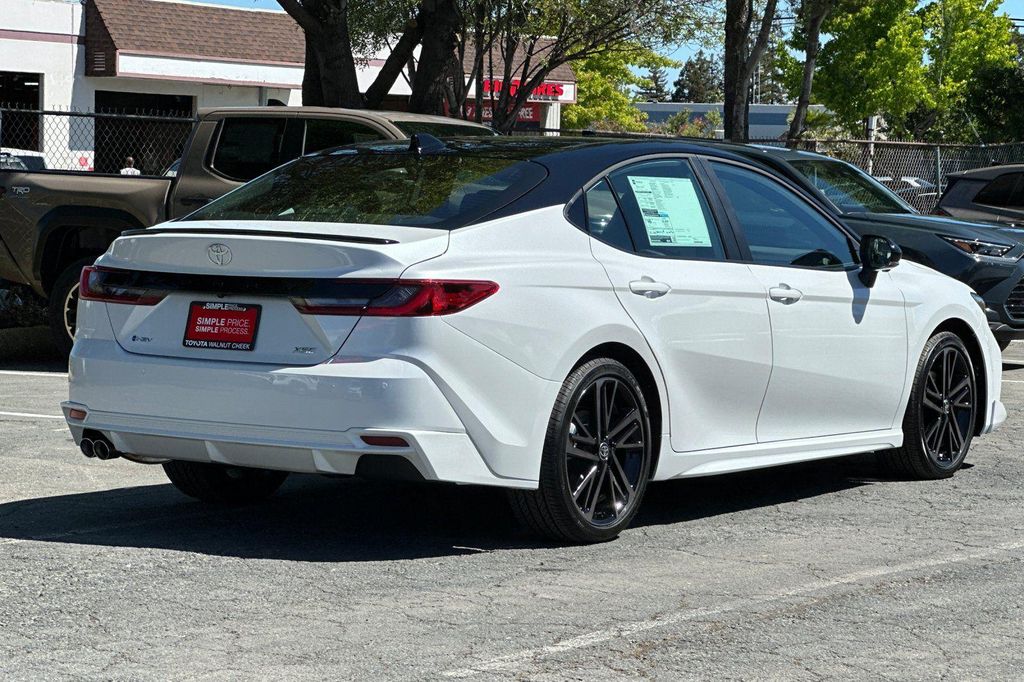 TOYOTA CAMRY - 4