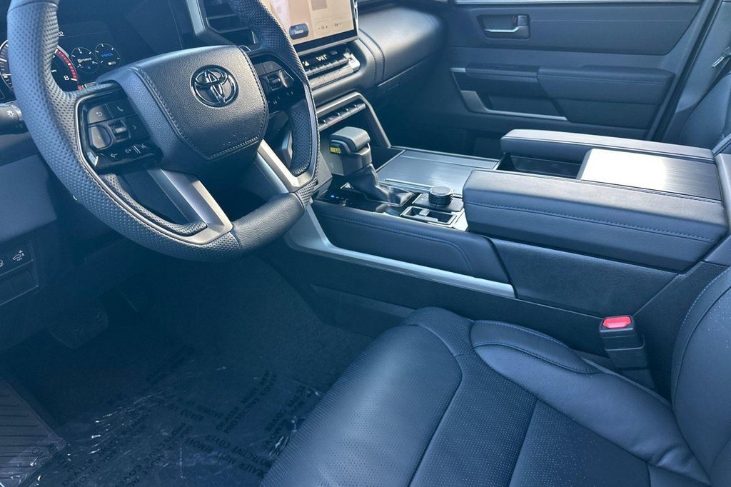 2026 Toyota TUNDRA HYBRID PLATINUM — фото 15