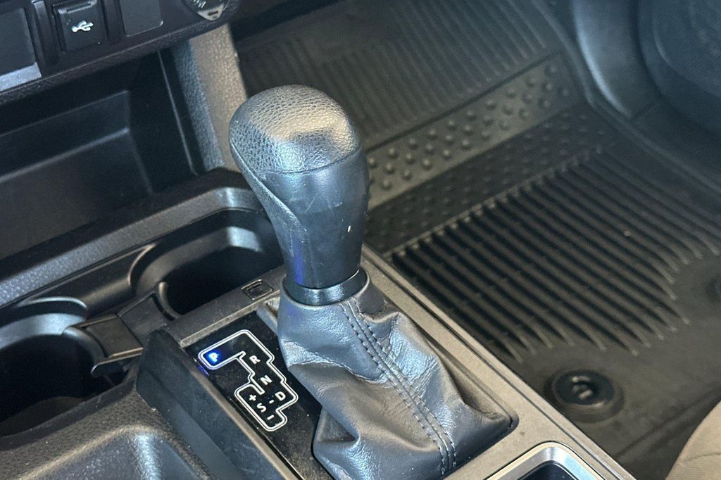 صورة مصغرة 25 لـ 2023 Toyota TACOMA SR