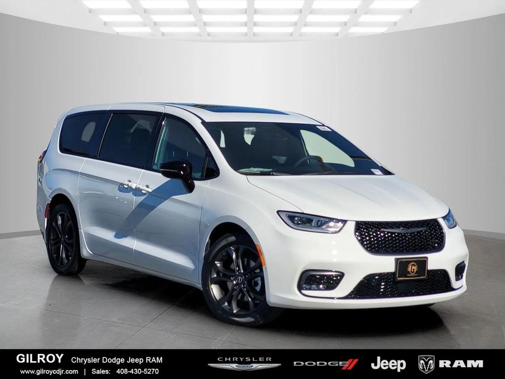 New 2026 Chrysler Pacifica L